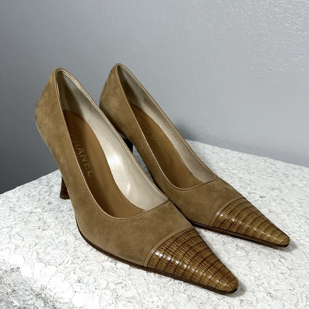 Chanel Beige Leather Lizard Cap Pumps EU 38 1/2